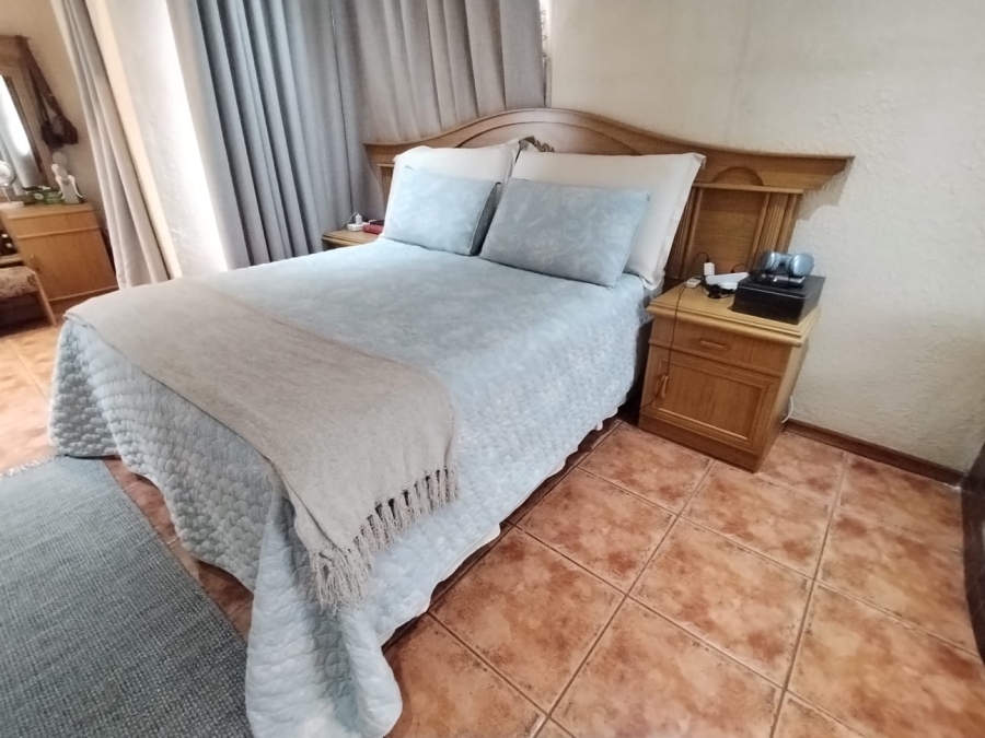 3 Bedroom Property for Sale in Safari Gardens North West